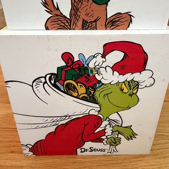 Grinch Who Stole Christmas Nesting Stacking Boxes and Grinch Plush Stuffy - Picture 7 of 15